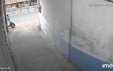 Thanh niên vờ mua vàng rồi lấy cắp tài sản bị người dân quây bắt: Camera an ninh ghi lại được gì?