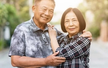 Sau 1 năm thử về quê dưỡng già, vợ chồng tôi quyết định ở lại thành phố: Vì bài toán chi phí - y tế - chất lượng sống khác xa tưởng tượng