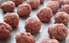 Nhiều người KHÔNG hề biết: Thịt lợn có 4 đặc điểm này rẻ mấy cũng đừng vội mà mua về nhà!