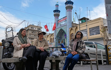 Iran nhận tin cực xấu: Đồng rial thấp kỷ lục, 1,8 triệu rial mới đổi được 1 USD