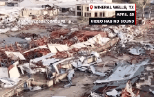 Lốc xoáy với sức gió 233 km/h "cuốn phăng" một thị trấn, nhiều người mất hết nhà cửa trong chớp mắt