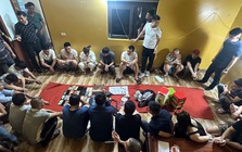 Ập vào nhà Trần Thị Loan SN 1975, công an bắt 25 người