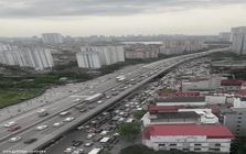 Cảnh tượng trên các tuyến cao tốc sáng 30/4