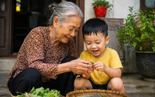 Thật KỲ LẠ: Trẻ em được ông bà nuôi dưỡng thường có 3 đặc điểm này!