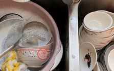 Dù giàu hay nghèo, thấy bát ăn có 5 dấu hiệu này cần thẳng tay vứt bỏ: Đừng ăn "mầm bệnh"