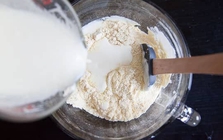 4 thực phẩm màu trắng là "vua phá hoại" đối với mạch máu, bác sĩ Nhật nói thẳng: Mê mấy cũng phải "giữ miệng"