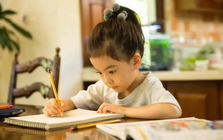 3 việc cha mẹ càng thờ ơ, con càng trưởng thành