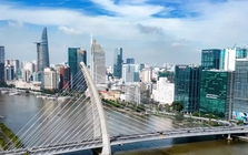 Vượt 'sóng lớn' để tăng trưởng hai con số