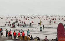 Cảnh tượng trên bãi biển Đà Nẵng lúc sáng sớm khiến nhiều người thốt lên: Không tin vào mắt mình!