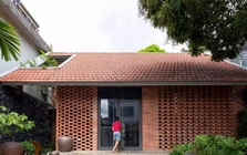 Ý tưởng xây dựng nhà gạch thô mộc cho gia chủ muốn 'kết nối' với thiên nhiên