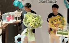 "Boy độc thân" Đình Bắc ngượng chín mặt, quay vội đi khi bắt gặp cảnh thân mật của Đoàn Văn Hậu và Doãn Hải My