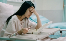 Người phụ nữ 42 tuổi sức khỏe tốt bất ngờ tử vong, chồng bàng hoàng: “Chỉ thấy cô ấy hơi mệt”, bác sĩ cảnh báo khẩn