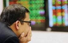 Nhà đầu tư chứng khoán Việt Nam “nín thở” trước 2 sự kiện rất quan trọng sẽ diễn ra ít giờ nữa