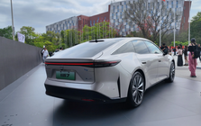 Ô tô điện dùng hệ sinh thái Huawei và Xiaomi 'chốt' hơn 3.000 đơn sau một giờ