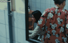 “Tại sao người già tè dầm thì bị ghét, còn trẻ con không ai trách?” - đáp án 8 chữ khiến 2,6 triệu người chết lặng