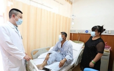 Người đàn ông 49 tuổi bị ung thư gan vì 1 loại nước thường uống trước khi ngủ