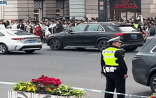 Cảnh tượng trên đường phố Trung Quốc khiến nhiều người bất ngờ, nhận xét: "Đến mức như vậy sao?"