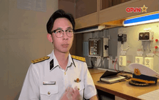 Thượng uý - Trợ lý phòng Đối ngoại, Bộ Tham mưu Quân chủng Hải quân gây sốt: Gương mặt tuấn tú, viết chữ đẹp như giấy khen