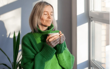 5 việc phụ nữ trên 50 nên làm mỗi ngày trước 9h sáng