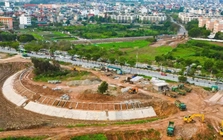 Nhộn nhịp thi công trên công trường thoát nước nghìn tỷ ở Long Biên