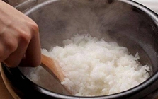 2 lỗi nấu cơm nhiều người Việt làm quen đến mức không biết là SAI