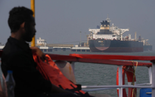 Một đối thủ của Iran đã âm thầm tìm ra cách "thông eo biển Hormuz": Cách làm thì đơn giản nhưng có một vấn đề