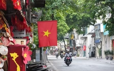 Thủ đô ngày 1/5: Phố phường thênh thang, Hà Nội yên bình hiếm thấy