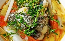 Nấu canh cá đừng chỉ dùng dứa và cà chua: Thêm một nhúm lá này vào, nước dùng thanh vị, khử sạch mùi tanh ngon hơn ngoài hàng