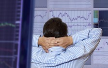 Tiếp đà bán ròng hơn 1.000 tỷ phiên đầu tuần, khối ngoại "xả" mạnh cổ phiếu nào?