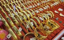 Tối 11-5, giá vàng miếng SJC, vàng nhẫn rớt mạnh theo thế giới