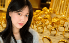 Nhiều người trẻ mua vàng dù "không hiểu lắm nhưng vẫn thấy phải mua"