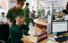Sơ suất khi chuyển tiền, người phụ nữ gửi nhầm 300 triệu đồng