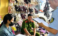 Bán 372 đôi dép Crocs giả thương hiệu, 2 hộ kinh doanh bị xử phạt