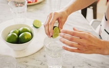 Người phụ nữ uống nước chanh mỗi ngày suốt 6 tháng, đi khám sức khỏe bác sĩ bất ngờ hỏi: "Chị đã làm gì?"