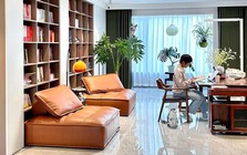 Không còn chuộng phòng khách kiểu cũ, phòng khách của người bạn này khiến nhiều người muốn “đập đi làm lại” vì quá tiện và đáng sống