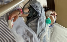 Bà mẹ 2 con 38 tuổi bật khóc khi phát hiện ung thư giai đoạn 3: "Tôi không biết đó là triệu chứng, tưởng ai cũng gặp"