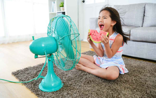 Mẹo làm mát nhà thông minh chỉ bằng quạt điện trong ngày 'nắng điên đảo'