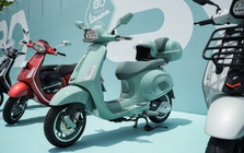 Cận cảnh Vespa Sprint 180 lần đầu xuất hiện tại Việt Nam: Giá ngang SH350i, động cơ mạnh nhất dòng Sprint nhưng không dành cho số đông