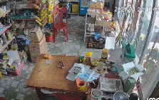 Shipper đến giao hàng lúc chủ nhà đã ngủ, tự ý làm điều khiến chủ cắt camera ra đăng khắp nơi