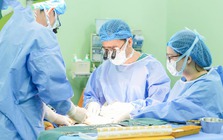 Đưa con sang Việt Nam chữa bệnh, người cha Lào nghẹn ngào viết thư cảm ơn