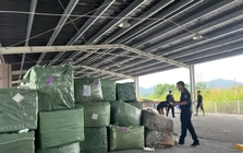 Bắt giữ 4 container hàng giả thương hiệu Louis Vuitton, Rolex, Chanel