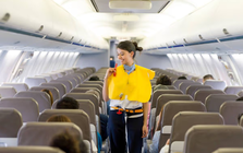 Máy bay gặp sự cố, vì sao không được làm phồng áo phao trước khi rời cabin?