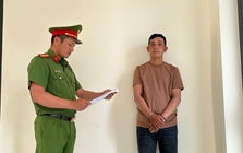 Thi hành lệnh bắt tạm giam cựu nhân viên ngân hàng Phan Đình Dân SN 1991