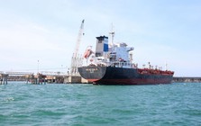 Lần đầu tiên BSR xuất bán lô xăng E10 RON95 12.000 m³ bằng đường biển