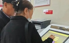 Khách gửi tiết kiệm hơn 387 triệu đồng, 8 năm sau phát hiện đã mua bảo hiểm, ngân hàng khẳng định: “Chúng tôi bán hàng đúng quy trình”