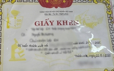 Tờ giấy khen cuối năm đang khiến gần 7000 người xúc động lúc này: Nếu tôi nhận được, nhất định sẽ bật khóc!