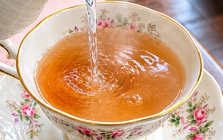 Không phải chanh! Uống nước ấm với 1 thìa này mỗi sáng mới "hỗ trợ" đốt mỡ, chống già, phòng ung thư