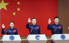 Trung Quốc thử thách phi hành gia ở lại vũ trụ 1 năm, hướng tới Mặt Trăng 2030