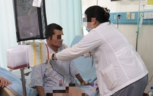 Người đàn ông mắc “vua trong các loại ung thư” nghẹn ngào: Giá như tôi không bỏ qua 2 bất thường khi tắm