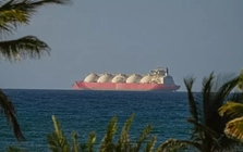 Hàn Quốc nói tên lửa Iran đánh trúng tàu hàng ở eo biển Hormuz